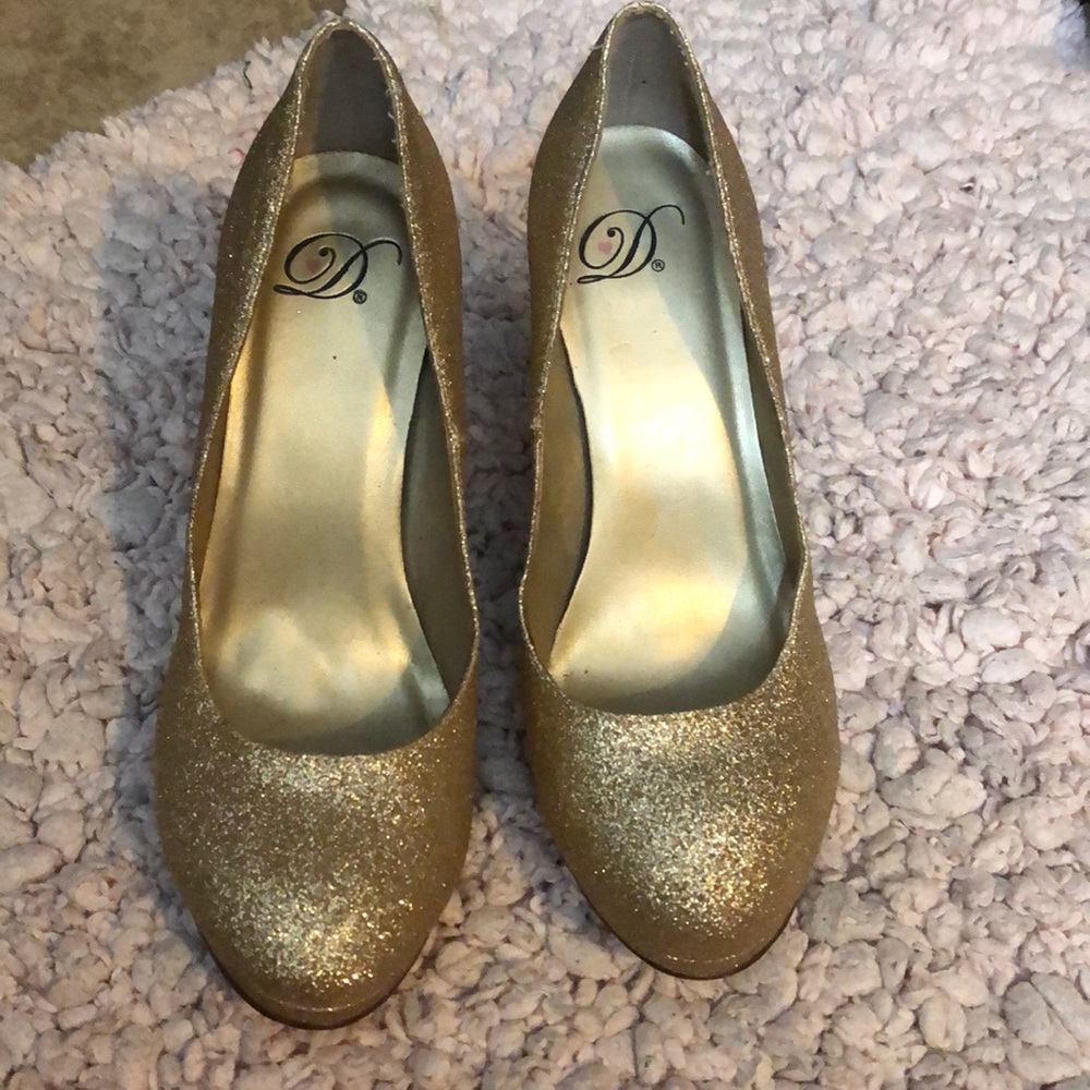 Gold glitter high heels